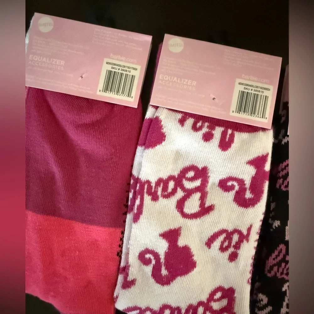 🆕🧦 BARBIE LIMITED EDITION 4-PIECE CREW SOCK COLLECTION. BRAND NEW WITH TAGS!